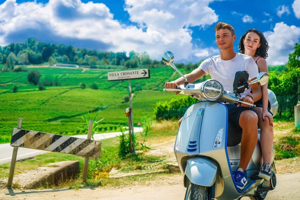 Barolo countryside by vespa ride
