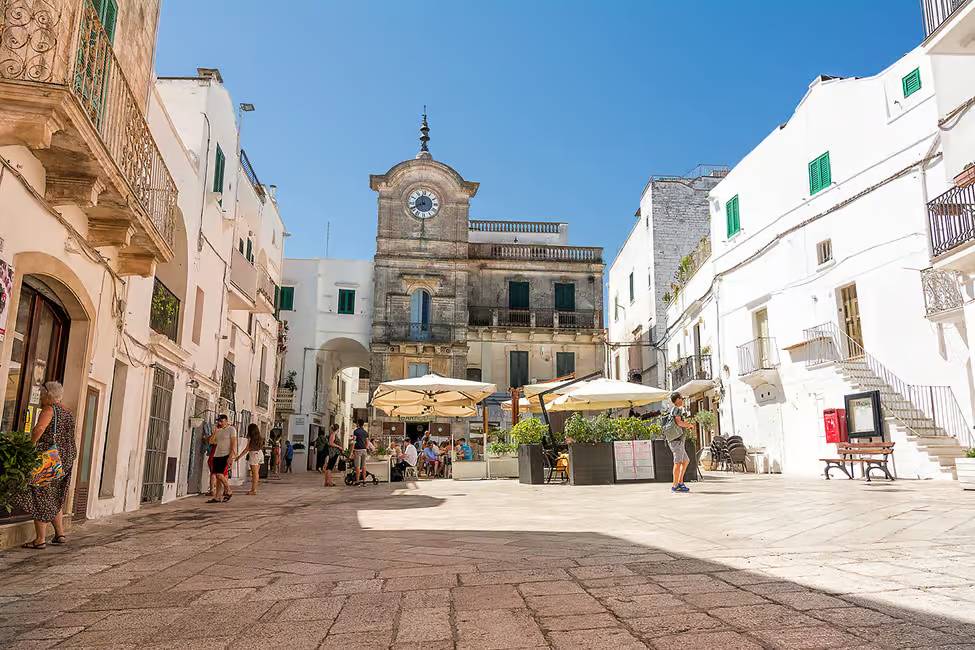 Cisternino, one of the most beautiful villages of Italy, on a bike tour