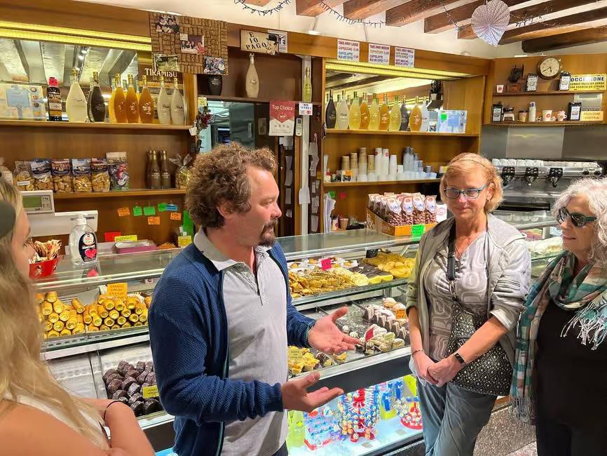 Venice sunset walking tour to discover local food and gastronomy