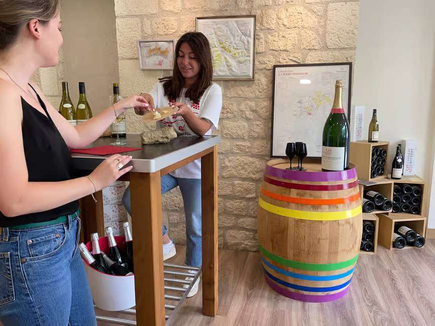 Chablis wine pairing with cheese at Davenne boutique in Vhablis