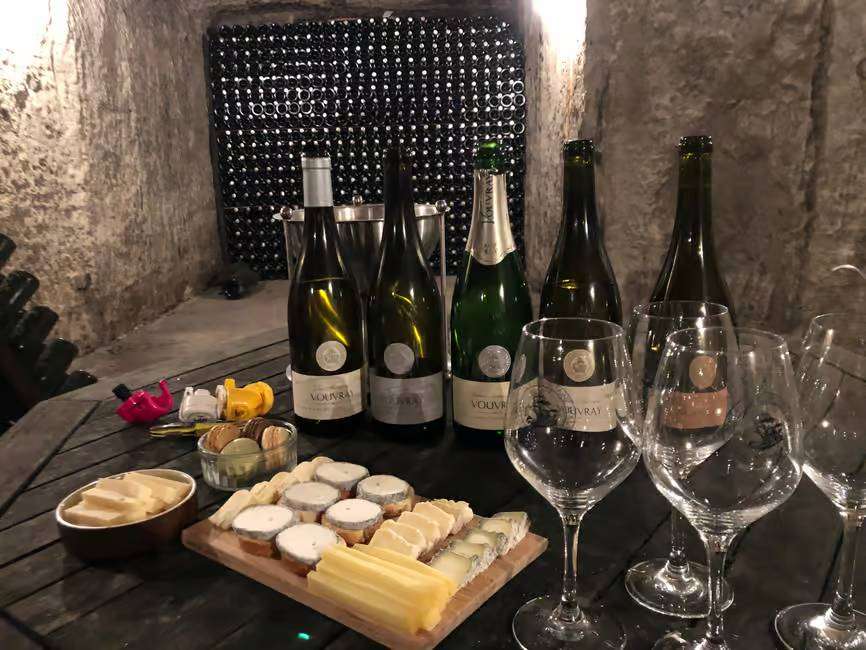 selection of sparkling wines from Touraine to be paired with cheese and other local food